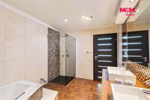 Prodej rodinného domu, 263 m² 24