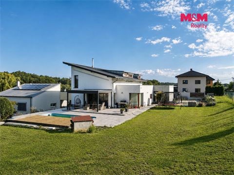 Prodej rodinného domu, 263 m² 2