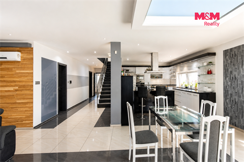 Prodej rodinného domu, 263 m² - 14