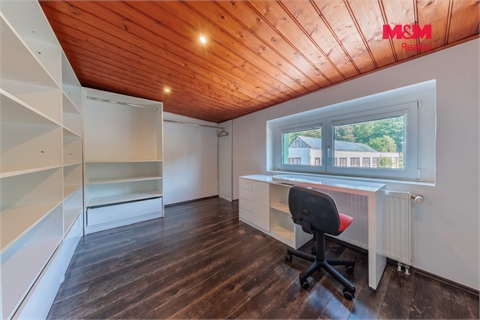 Prodej rodinného domu, 300 m² - 18