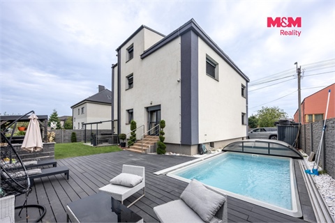 Prodej rodinného domu, 280 m² - 2
