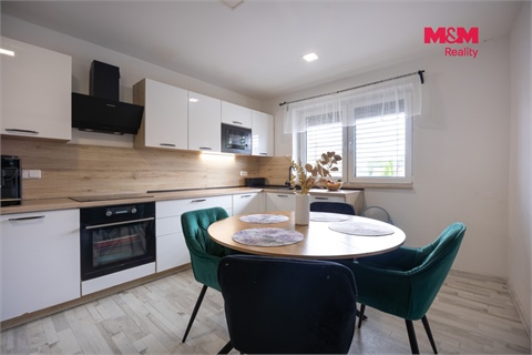 Prodej rodinného domu, 280 m² 28