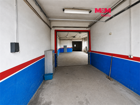 Pronájem obchodních prostor, 190 m² 0