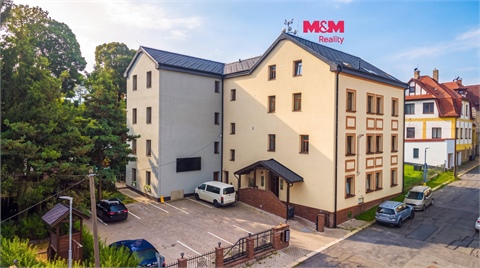 Prodej restaurace, 889 m² 0