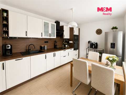 Prodej rodinného domu, 200 m² - 10
