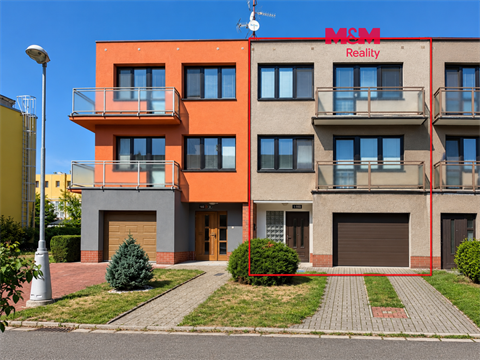 Pronájem rodinného domu, 184 m² 0