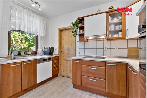 Prodej rodinného domu, 250 m² 6