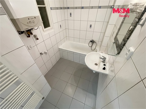 Pronájem bytu 2kk, 48 m² - 2