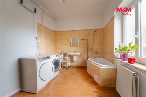 Prodej rodinného domu, 213 m² 14