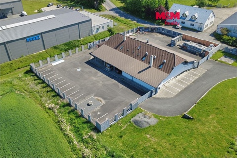 Pronájem obchodních prostor, 365 m² 0