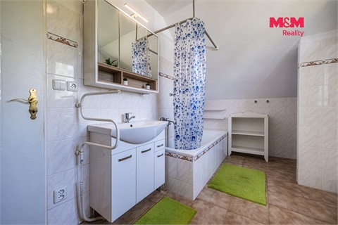 Prodej rodinného domu, 226 m² - 18