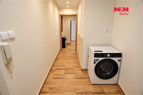 Pronájem bytu 2kk, 66 m² 8