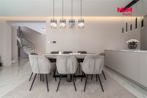 Prodej rodinného domu, 195 m² - 14