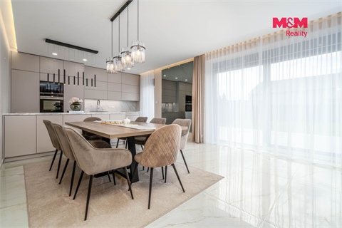 Prodej rodinného domu, 195 m² - 12
