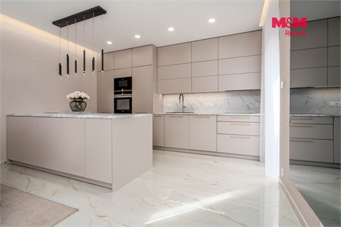 Prodej rodinného domu, 195 m² - 16