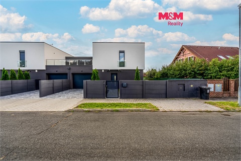 Prodej rodinného domu, 195 m² 0