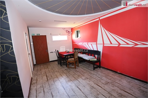 Prodej komerčního objektu, 330 m² - 24