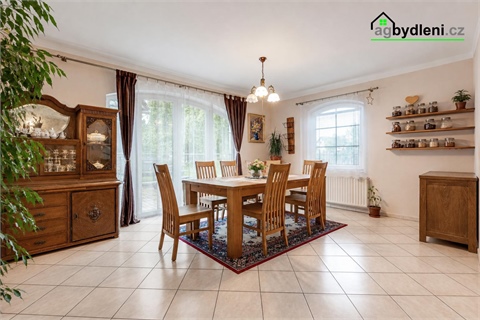 Prodej rodinného domu, 280 m² - 0