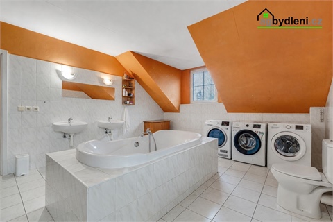 Prodej rodinného domu, 280 m² 12