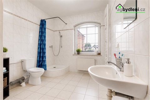 Prodej rodinného domu, 280 m² 18