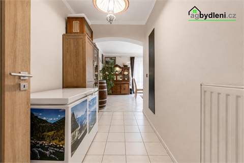 Prodej rodinného domu, 280 m² - 16