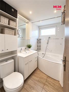 Prodej rodinného domu, 930 m² - 24