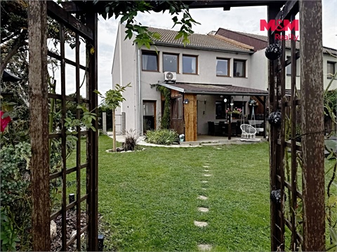 Prodej rodinného domu, 930 m² 8