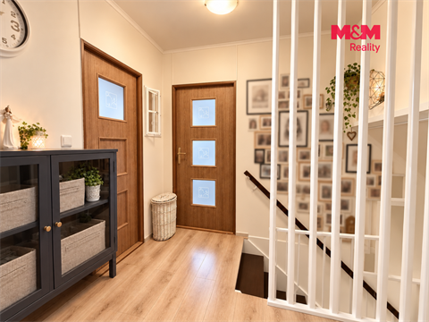 Prodej rodinného domu, 930 m² - 2