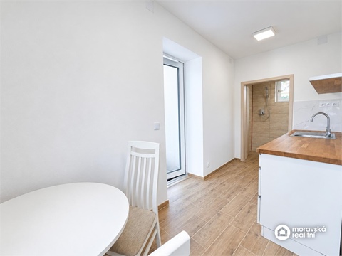 Pronájem kanceláře, 43 m² 2