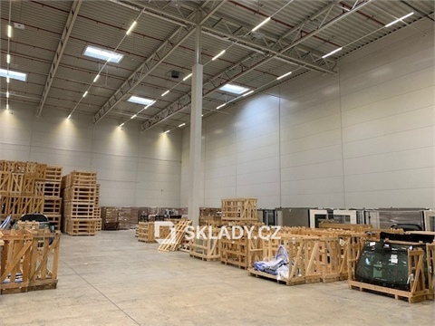 Pronájem skladu / haly, 4 800 m² 2
