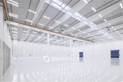 Pronájem skladu / haly, 25 000 m² 2