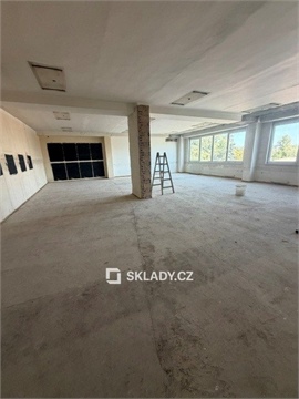 Pronájem kanceláře, 450 m² 0
