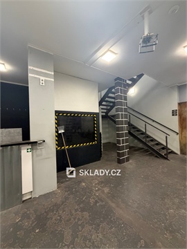 Pronájem skladu / haly, 1 000 m² 2