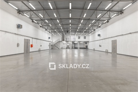Pronájem skladu / haly, 1 395 m² - 0