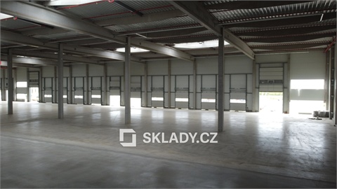 Pronájem skladu / haly, 4 000 m² - 0