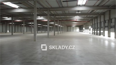 Pronájem skladu / haly, 4 000 m² 0