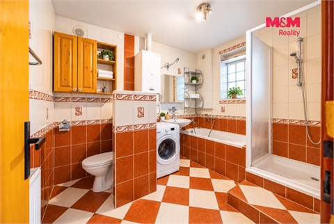 Prodej rodinného domu, 200 m² - 8