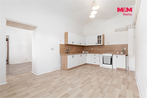 Prodej rodinného domu, 300 m² 14