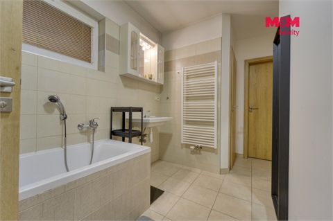 Prodej rodinného domu, 181 m² - 16