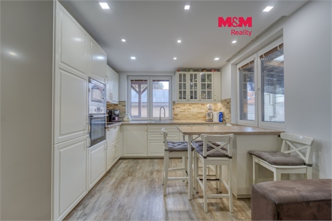 Prodej rodinného domu, 181 m² 0