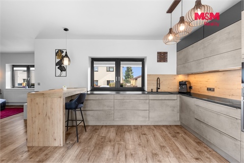 Prodej rodinného domu, 190 m² - 10