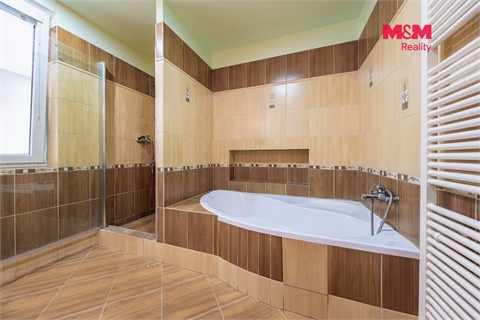 Prodej rodinného domu, 183 m² - 6