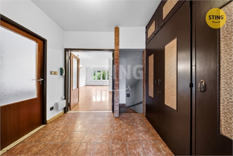 Prodej rodinného domu, 244 m² 12