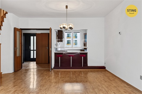 Prodej rodinného domu, 244 m² - 8