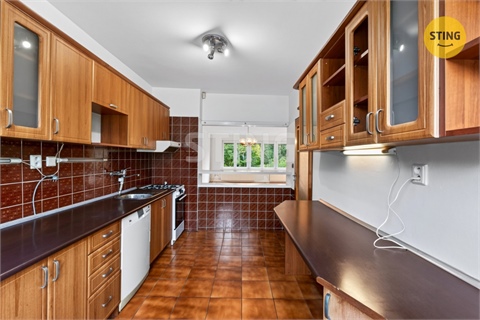 Prodej rodinného domu, 244 m² 10