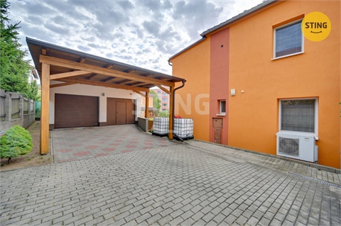 Prodej rodinného domu, 179 m² - 0