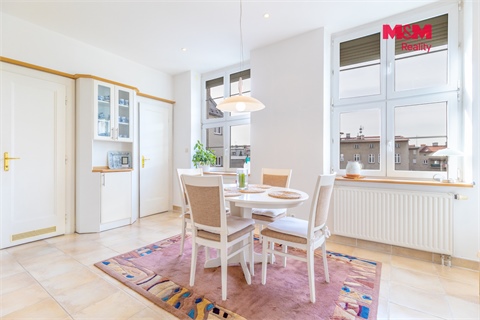 Prodej komerčního objektu, 600 m² 12