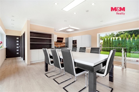 Prodej rodinného domu, 225 m² - 6