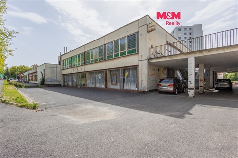 Prodej obchodních prostor, 1 600 m² 0