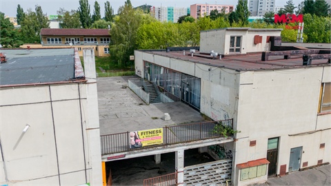 Prodej obchodních prostor, 1 600 m² - 0